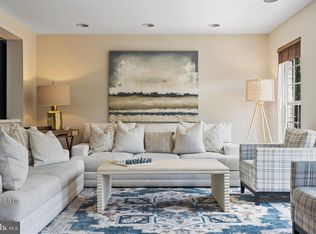 2702 Chanbourne Way, Vienna, VA 22181