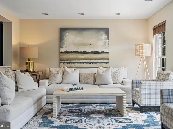 2702 Chanbourne Way, Vienna, VA 22181