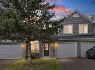 446 Mission Hills Way E, Chanhassen, MN 55317