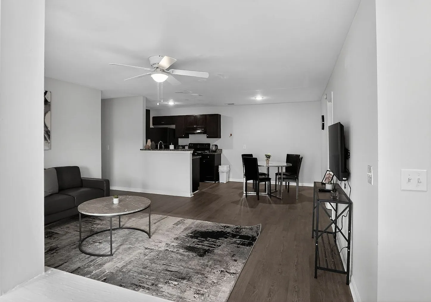 2 bed, 2.0 bath, 12647 sqft, $2,307 — Photo 1