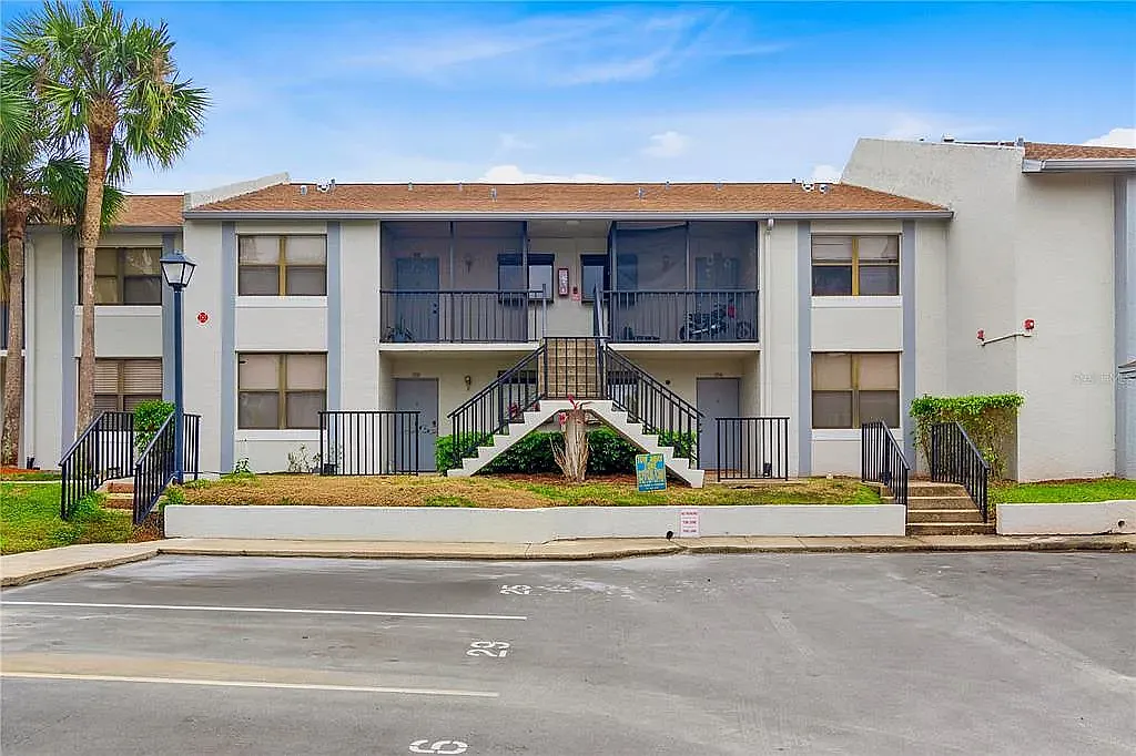 2 bed, 1035 sqft, $1,850 — Photo 1