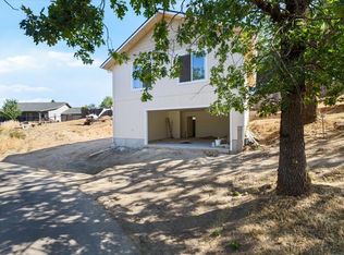 416 SE Southeast Grandview Ave #B, Grants Pass, OR 97527