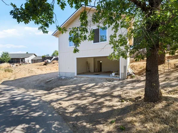 416 SE Southeast Grandview Ave #B, Grants Pass, OR 97527