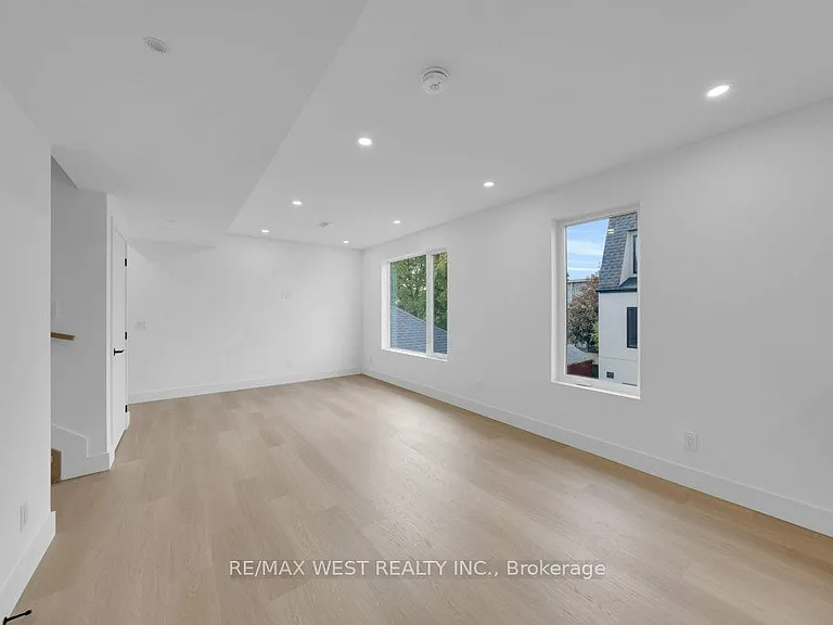 502 Atlas Ave #D — Photo 10