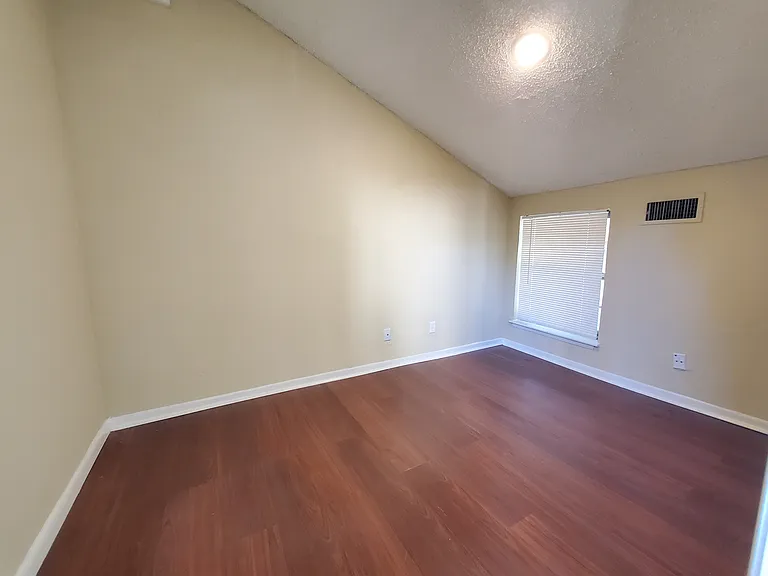 12735 Burninglog Ln — Photo 15