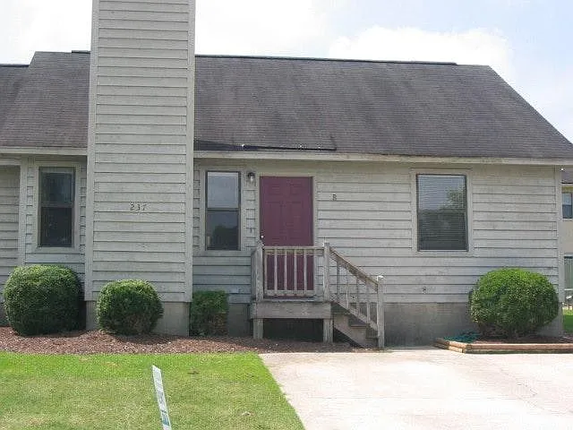 237 Wyndham Cir — Photo 1