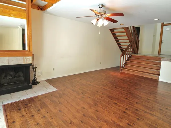 16158 Seahorse Dr, Houston, TX 77062