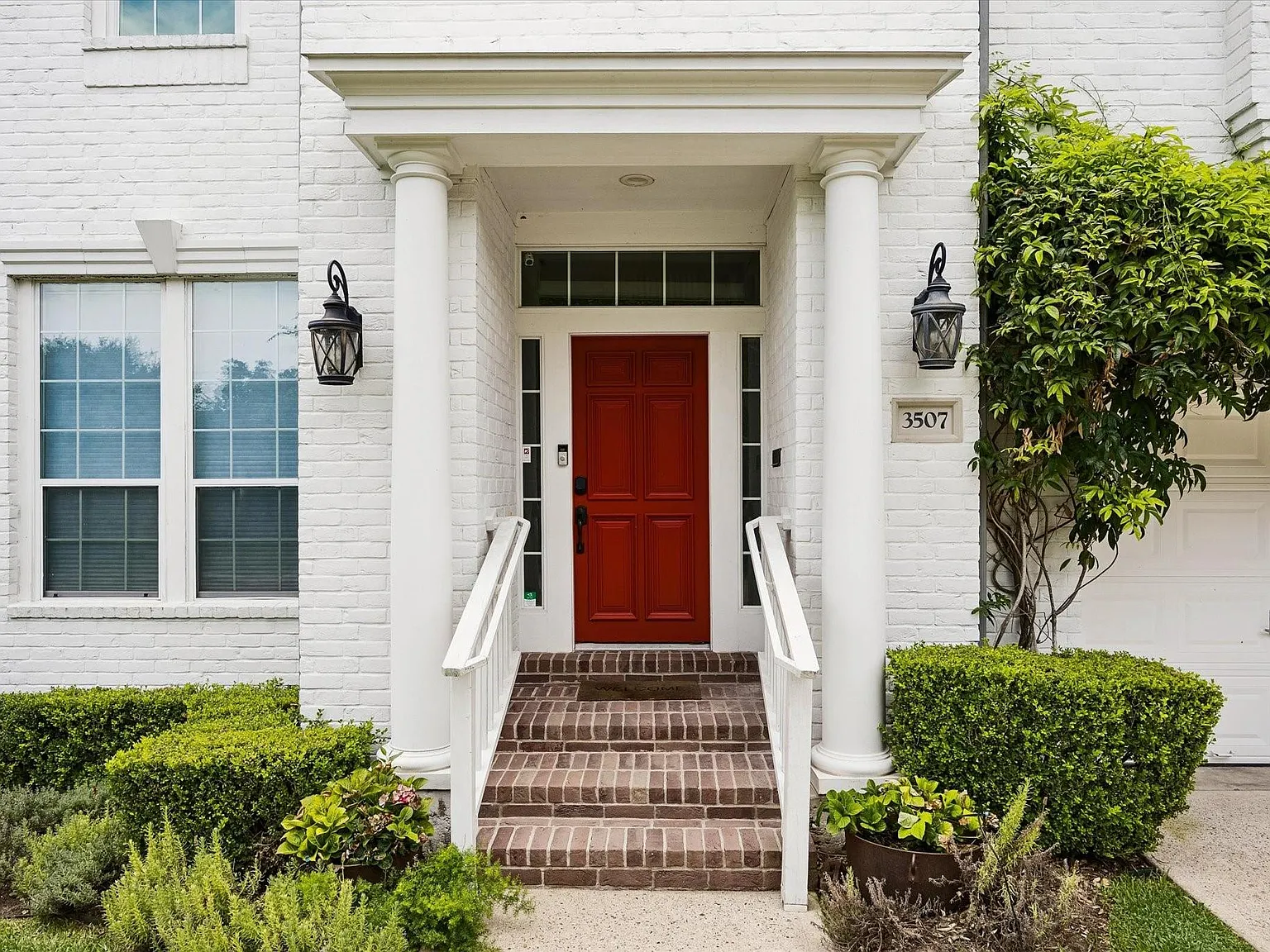 4 bed, 3.5 bath, 3200 sqft, $13,500 — Photo 3
