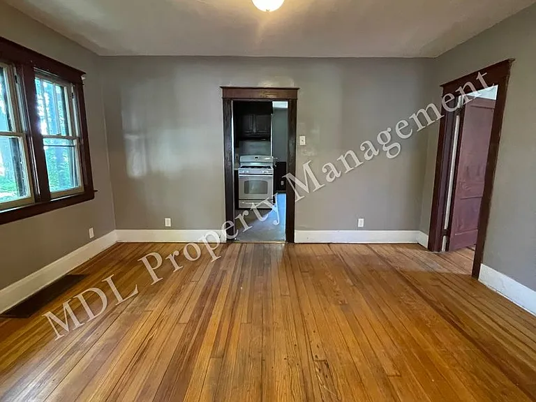 1715 Green St — Photo 11