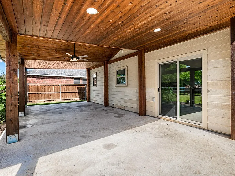 308 Deer Run Dr — Photo 24