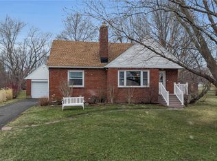 1123 W River Rd, Grand Island, NY 14072