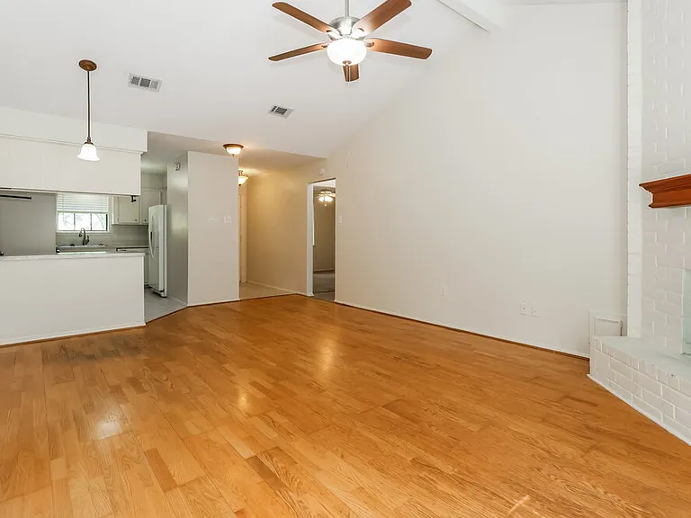 84 Fallshire Dr — Photo 5