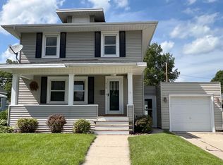 916 11th St NE, Mason City, IA 50401