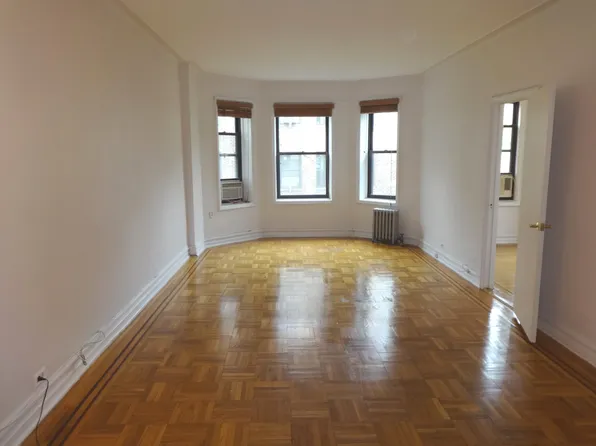 756 Brady Avenue 507 image 2 of 15
