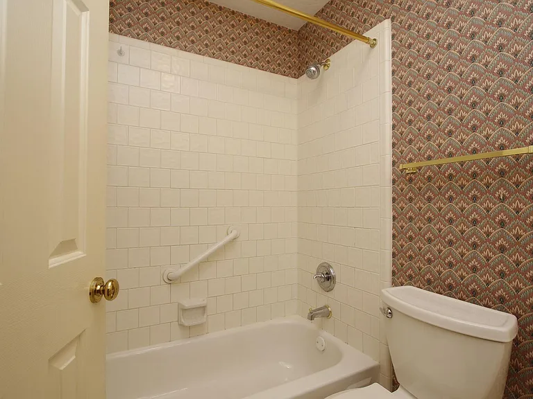 13618 Shadow Falls Ct — Photo 38