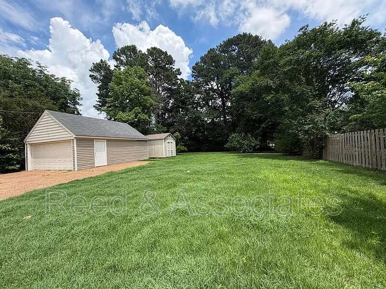 2520 Moore Rd — Photo 13