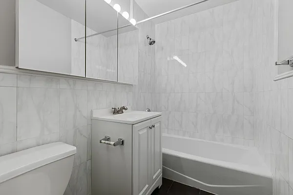 Rented by MNS | media 6