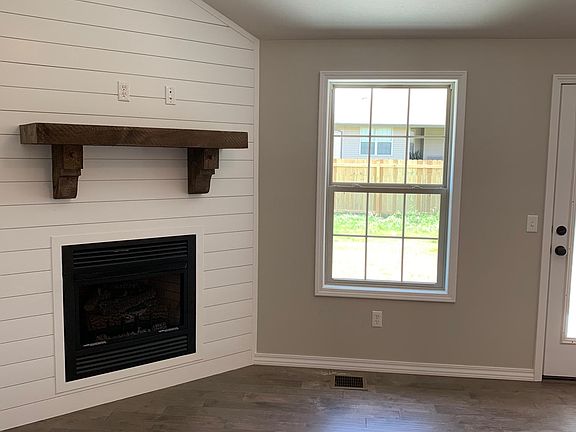 3rd image of 1213 N Culpepper Ave