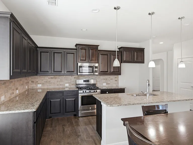 1113 Twin Brooks Ln — Photo 8