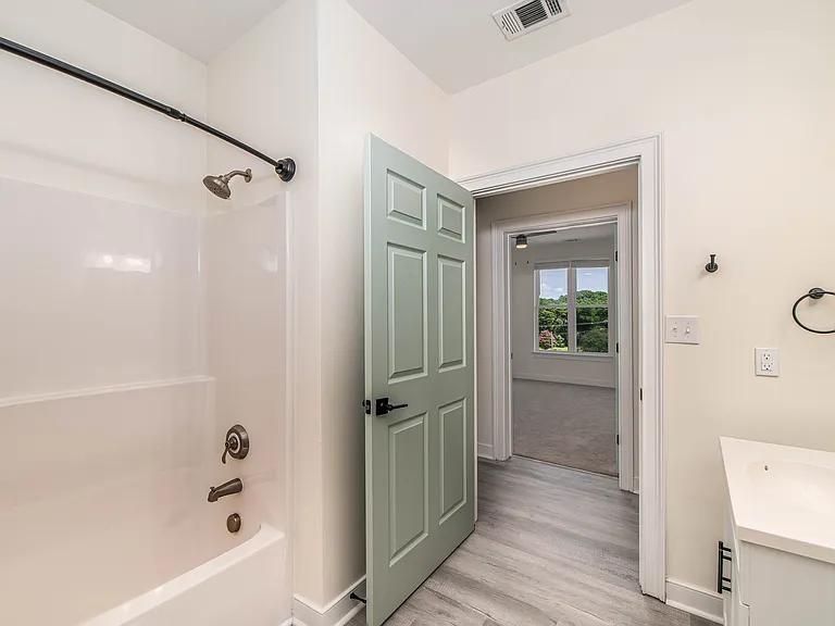 2221 Pretty Lake Ave — Photo 37