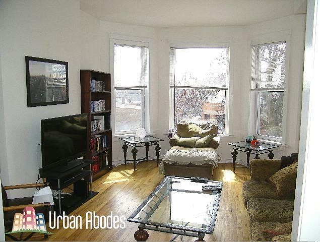1st image of 2312 W Dickens Ave #Ua1f