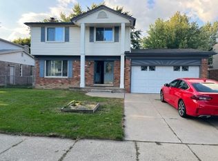 1699 Crestline Dr, Troy, MI 48083