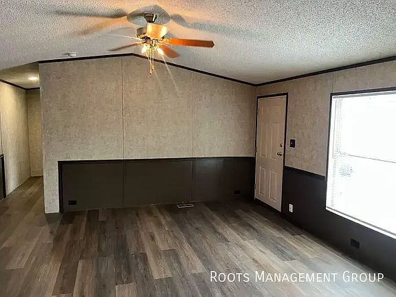 4th image of 310 Scobey Ave Unit 320