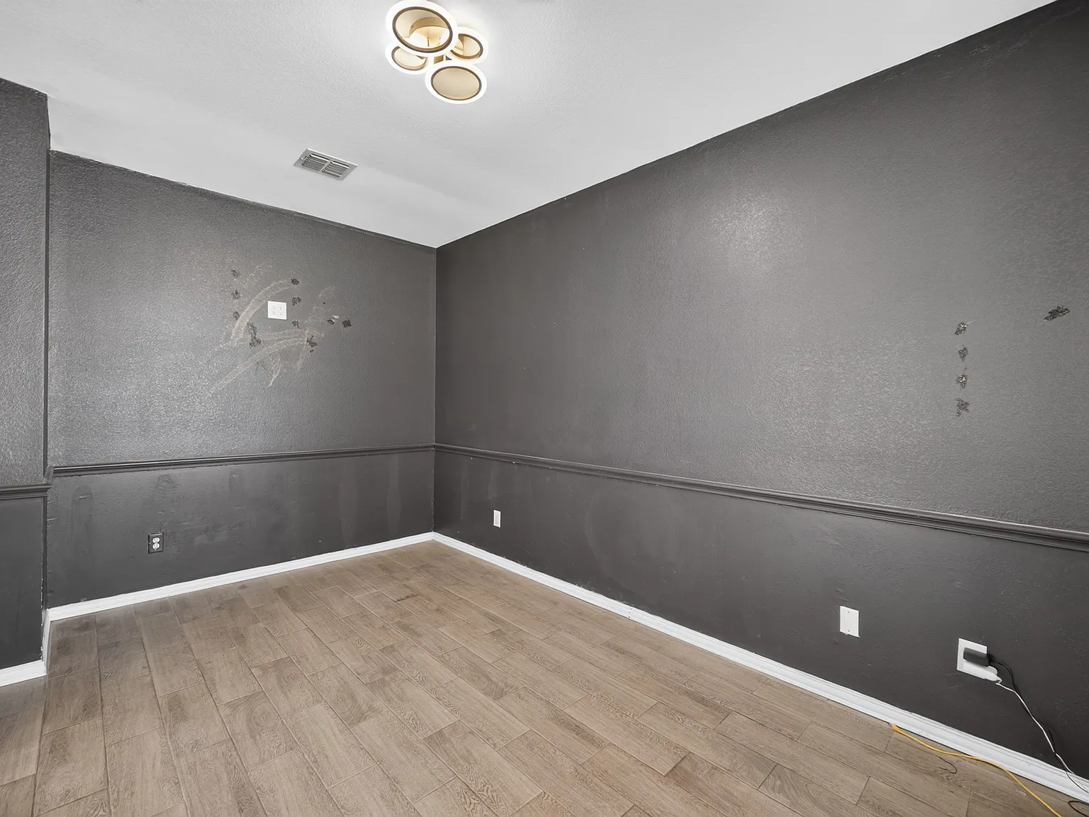 3 bed, 2262 sqft, $2,600 — Photo 4