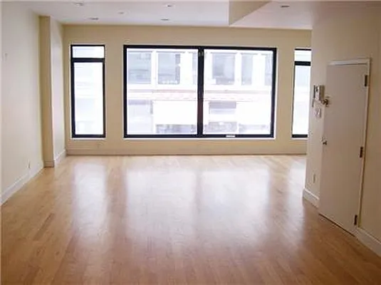 Rented by R New York | media 12