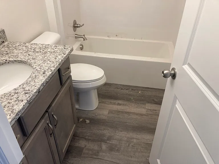 2327 S Oak Knoll Dr — Photo 3