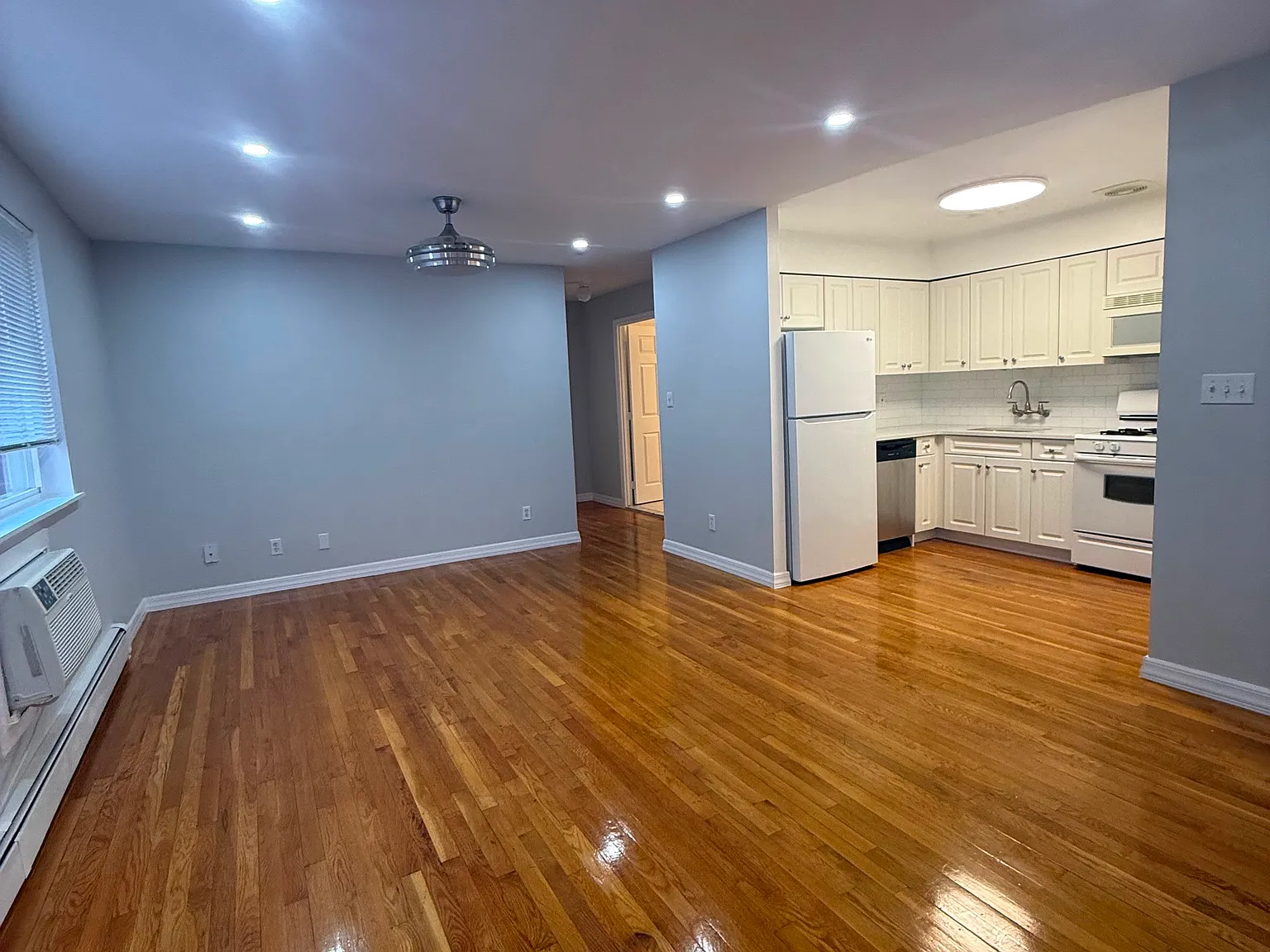 2 bed, $2,700 — Photo 4