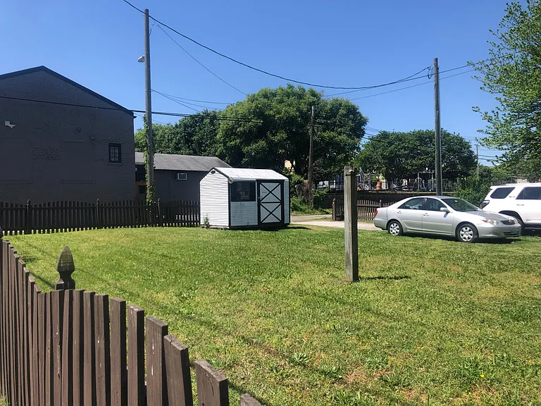 903 W Leigh St — Photo 13