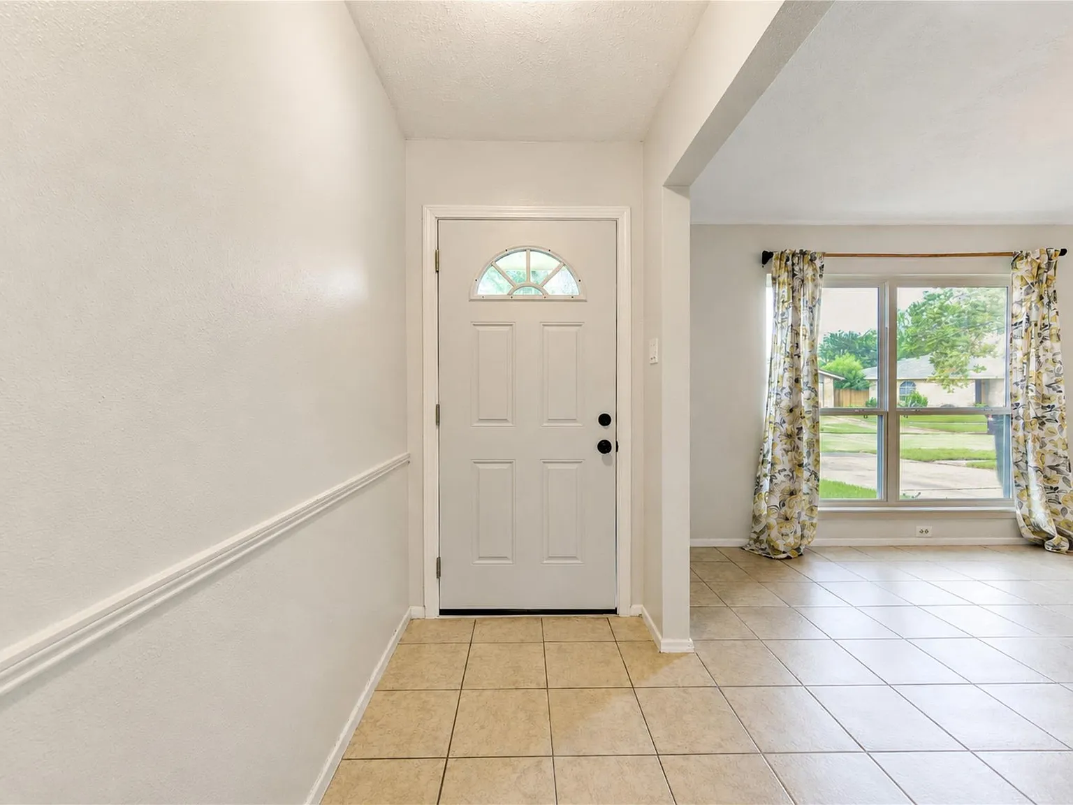3 bed, 2.0 bath, 1584 sqft, $1,980 — Photo 4