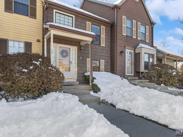 68 Wood Duck Ct, Hackettstown, NJ 07840