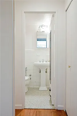 Rented by Corcoran | media 23