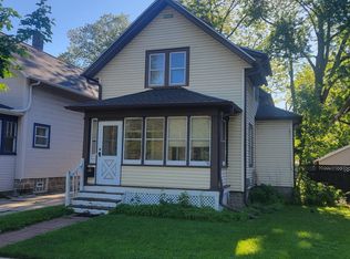 217 N Prairie Ave, Waukesha, WI 53186