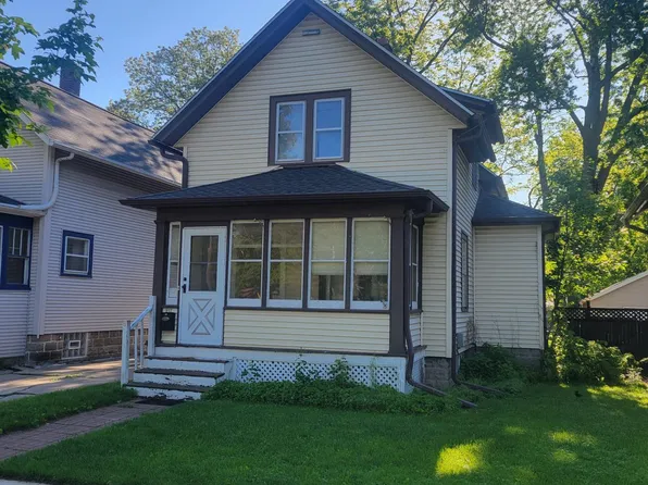 217 North Prairie AVENUE, Waukesha, WI 53186