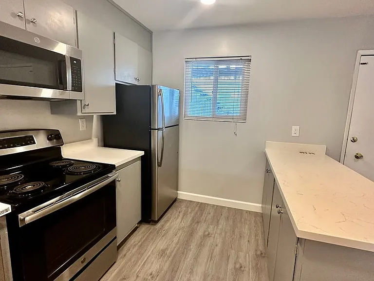 745 F St #2 — Photo 4