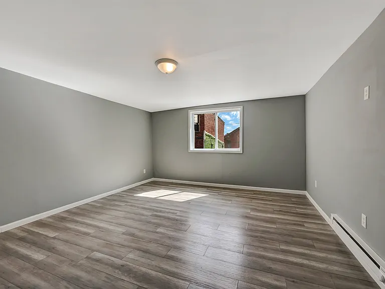 128 E Broad St #B — Photo 27