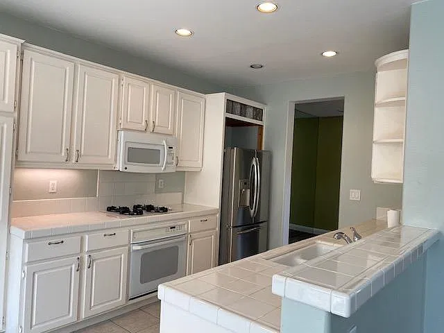 3 bed, 2.5 bath, 1791 sqft, $4,900 — Photo 4