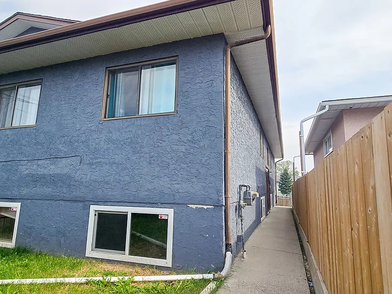 1515 36th St SE — Photo 16