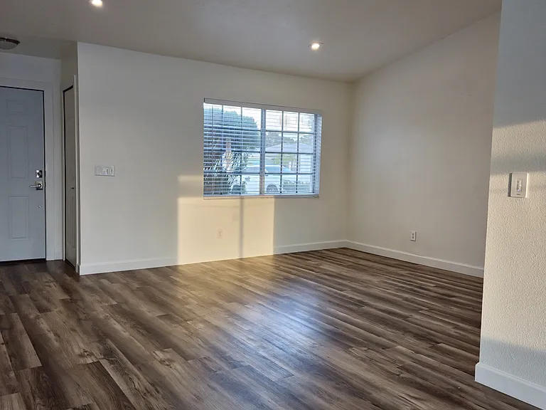 13220 Prestwick Dr — Photo 4