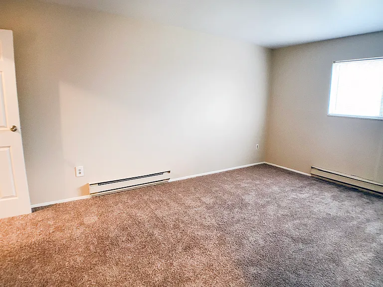 Crown Ridge Apartments — Photo 18