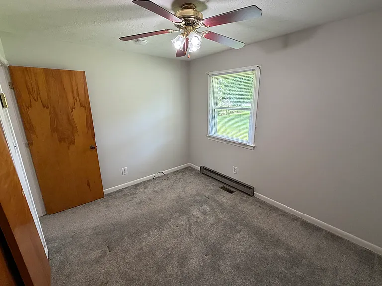 1102 Mary Ln — Photo 18