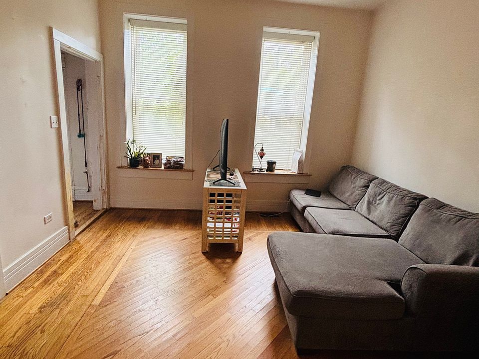 1st image of 930 N Washtenaw Ave #1F