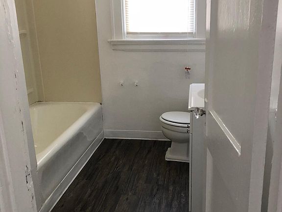 2nd image of 3910 King Pl