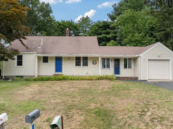 23 Meadow Brook Rd, Raynham, MA 02767