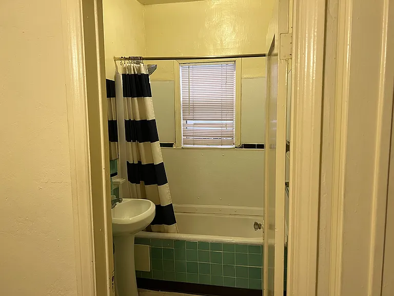 526 1/2 S Oxford Ave #405 — Photo 7
