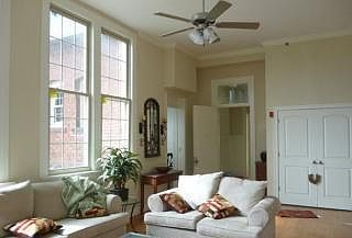 3rd image of 13 Dartmouth St #11539235