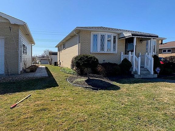 3rd image of 17 Mary Lou Ln